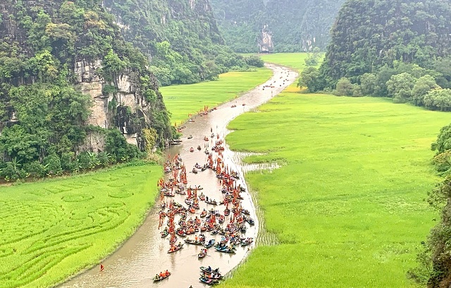 hon-485000-luot-du-khach-den-voi-tuan-du-lich-ninh-binh