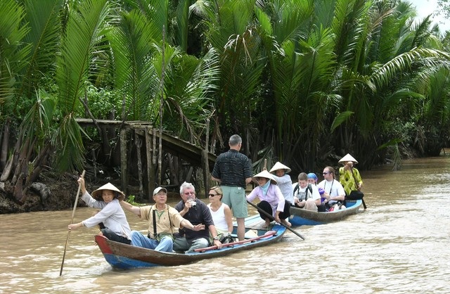 no-luc-xay-dung-thuong-hieu-du-lich-xu-dua