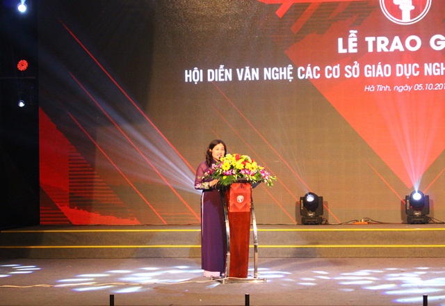 hoi-dien-van-nghe-cac-co-so-giao-duc-nghe-nghiep-toan-quoc-nam-2019-vanhoadoanhnhan3