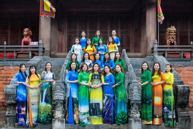 hoa-hau-pham-thi-cuc-ra-mat-ao-dai-LC-Queen-vanhoadoanhnhan-11