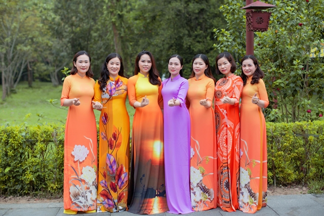 hoa-hau-pham-thi-cuc-ra-mat-ao-dai-LC-Queen-vanhoadoanhnhan-8