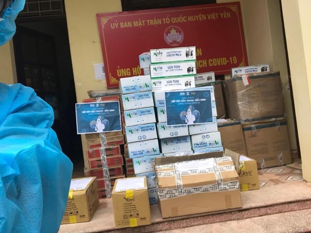 quy-tu-thien-hoa-phuoc-taf-media-trao-nhu-yeu-pham-hon-200-trieu-dong-phong-chong-covid-19-vanhoadoanhnhan4