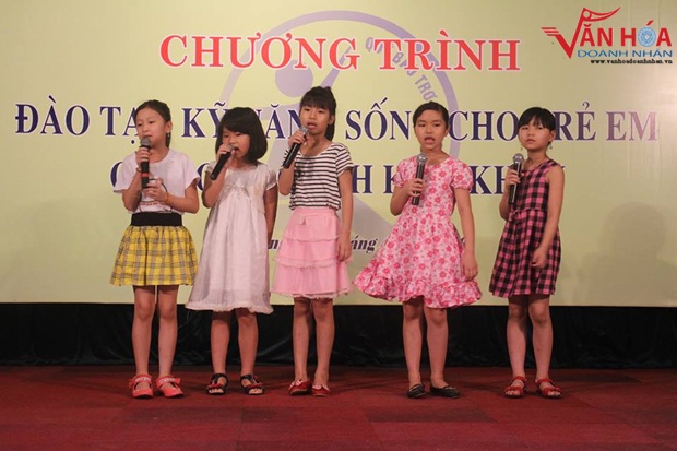 3-dao-tao-ky-nang-song-cho-tre-em-ngheo-hieu-hoc-van-hoa-doanh-nhan