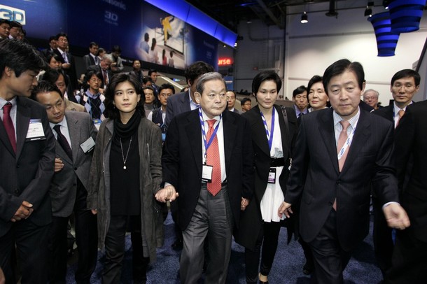 2-nu-ty-phu-xinh-dep-thua-ke-tap-doan-samsung-6