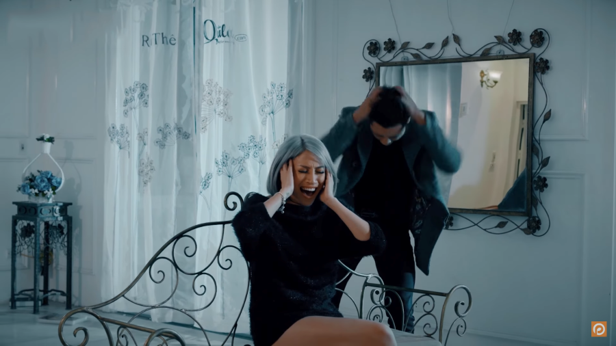 Hình ảnh Đau khổ, dằn vặt nhưng Pha Lê vẫn quá gợi cảm trong MV mới số 4