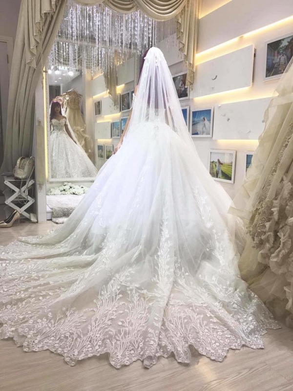 Khởi My được khen hết lời khi diện bộ váy cưới đính 8000 viên pha lê - Ảnh 5.