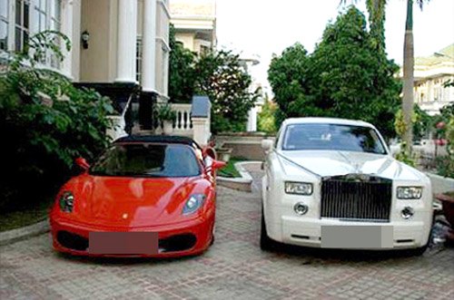 Ngoài ra, Quốc Cường từng chia sẻ rất nhiều về các dòng xe Ferrari 360 Spider, Ferrari F430 spider, Rolls Joyce Phantom cùng nhiều dòng xe cao cấp khác.