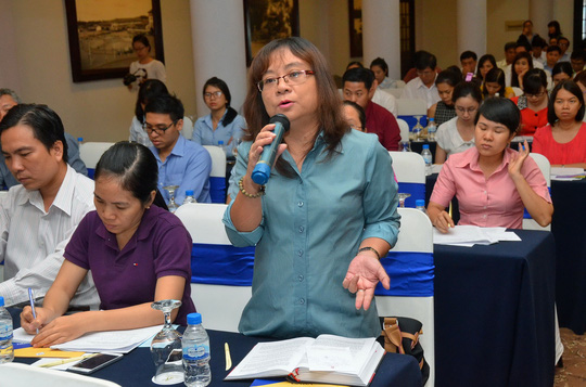 
Đại diện Công ty CP Nông nghiệp GAP thắc mắc ưu đãi về thuế Ảnh: TẤN THẠNH
