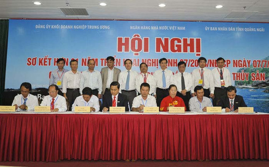 Lễ ký kết hợp đồng tín dụng theo Nghị định 67 giữa các chi nhánh VietinBank và các chủ tàu