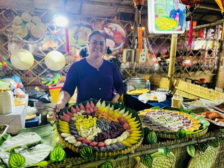 Rất nhiều món ăn dân gian được các nghệ nhân khắp mọi miền đất nước mang đến GRECO 2024. (Ảnh: T. Phượng)