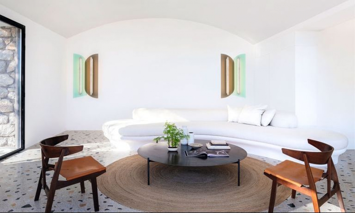 Trắng sáng: Đây là màu sắc được các nhà thiết kế yêu thích để làm nổi bật lên đồ nội thất. 