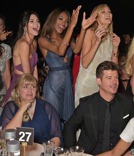 Và toàn bộ số tiền sẽ được sung quỹ