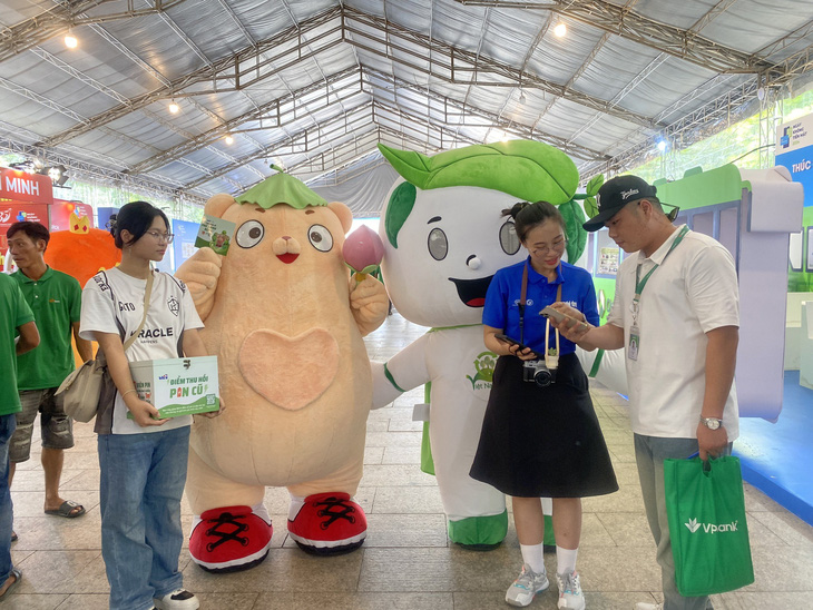 Cuộc thi Tái tạo xanh: 6.200 cây rừng được vun đắp từ những viên pin cũ- Ảnh 8.