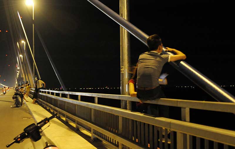 nguoi thu do ra via he ngu giua dem he nong 40 do c hinh anh 8